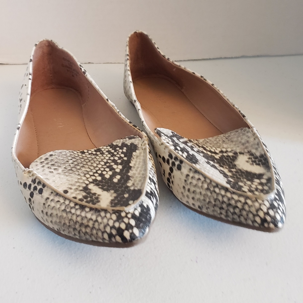 MADDEN GIRL Animal Print Feather Flats Sz, 8